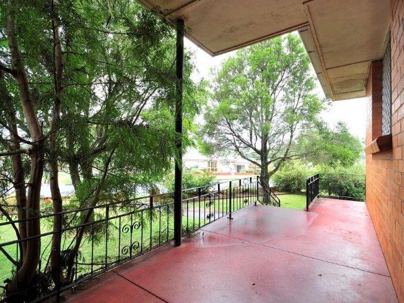 4 Teesdale Avenue, Newtown QLD 4350