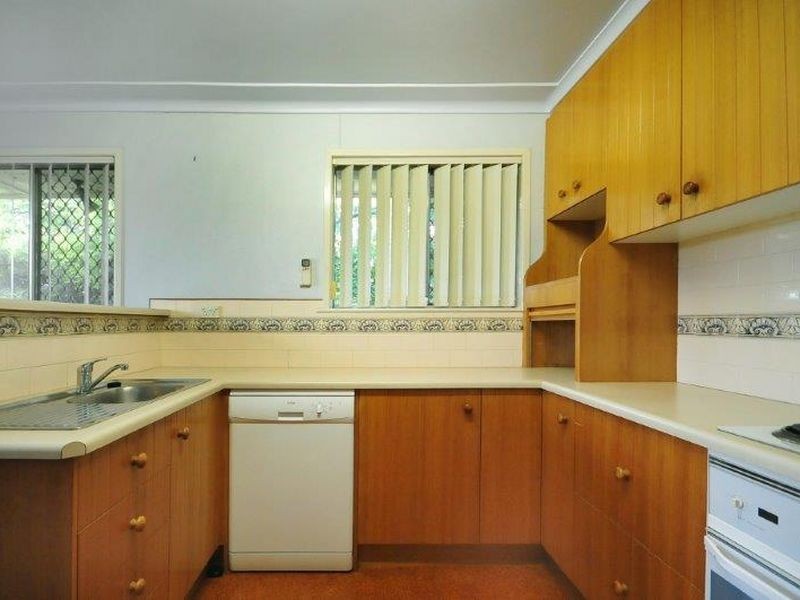 4 Teesdale Avenue, Newtown QLD 4350