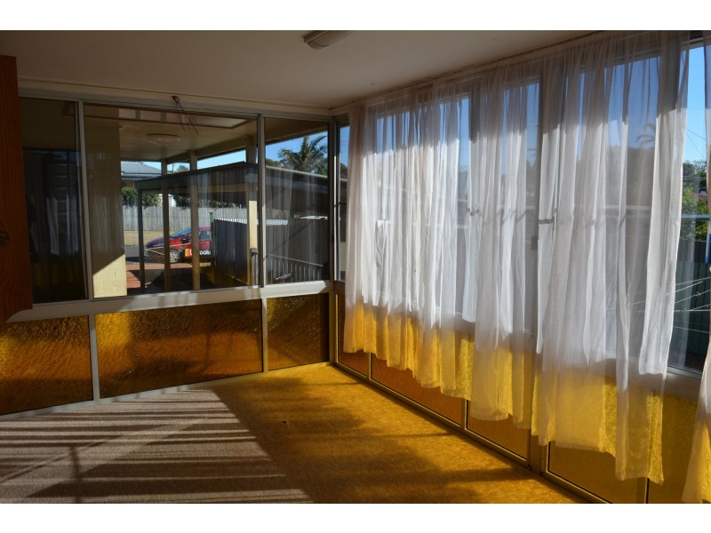 299 South Street, Harristown QLD 4350