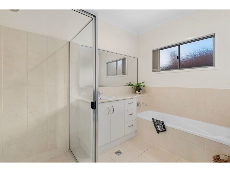 1/11 Helen Street, Newtown QLD 4350