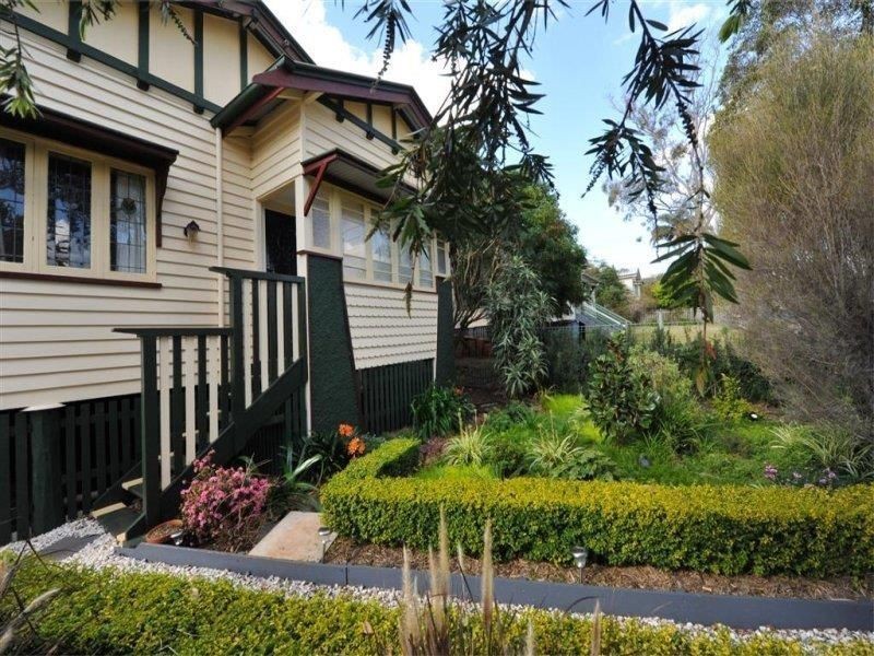 63 Alford Street, Mount Lofty QLD 4350
