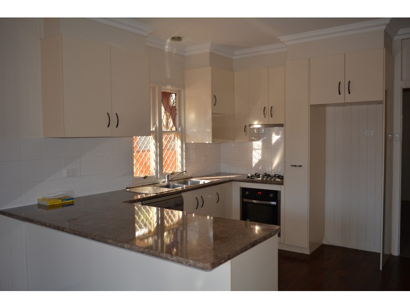 63 Alford Street, Mount Lofty QLD 4350