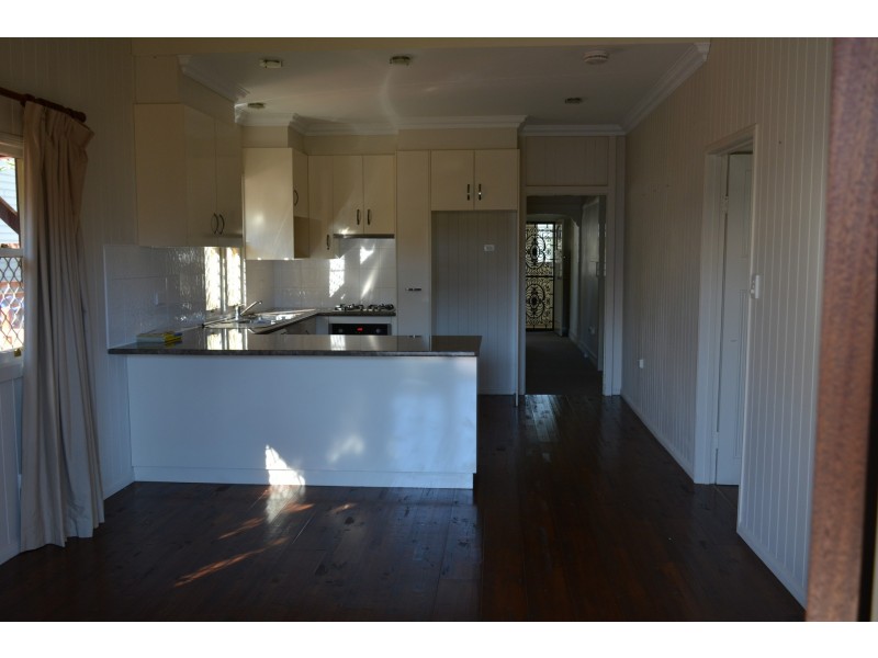 63 Alford Street, Mount Lofty QLD 4350