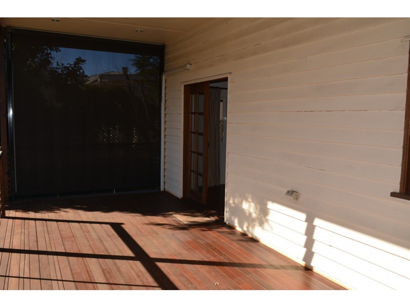 63 Alford Street, Mount Lofty QLD 4350