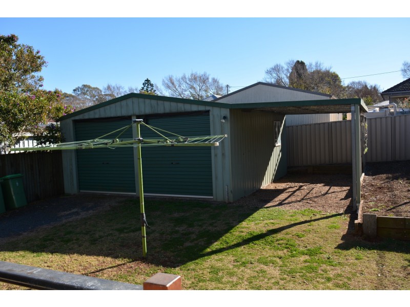 63 Alford Street, Mount Lofty QLD 4350