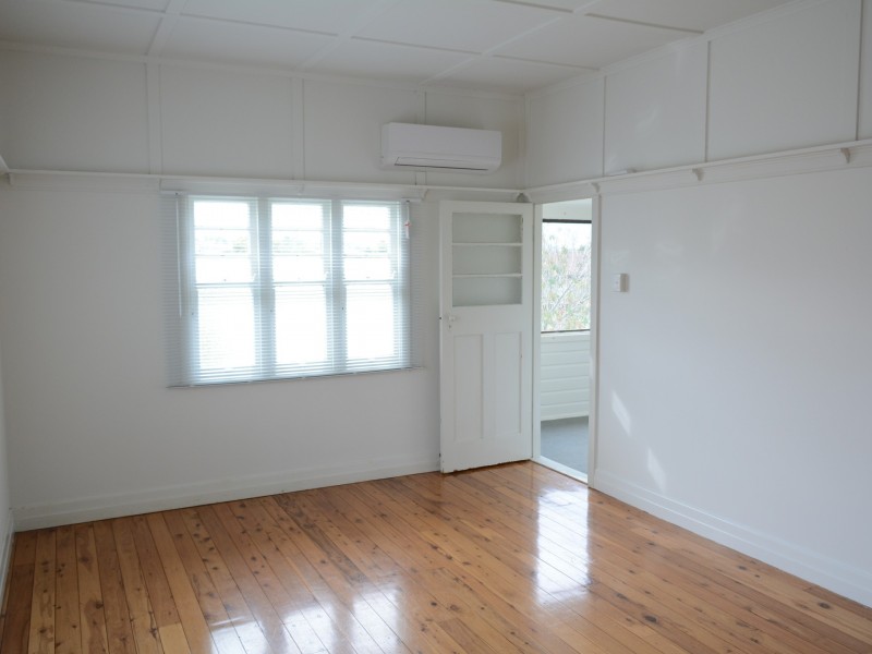 32 Avondale Street, Newtown QLD 4350