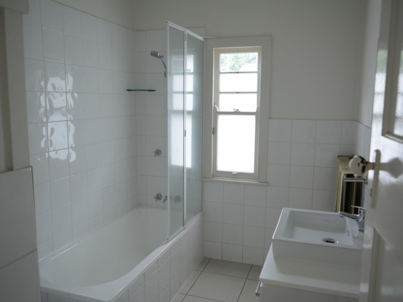 32 Avondale Street, Newtown QLD 4350