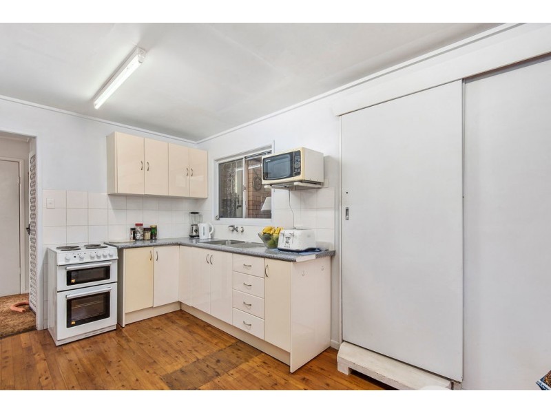 4 Holberton Street, Rockville QLD 4350