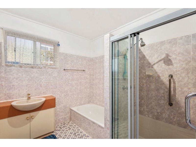 4 Holberton Street, Rockville QLD 4350