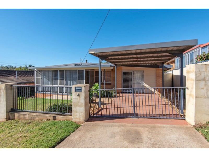 4 Holberton Street, Rockville QLD 4350