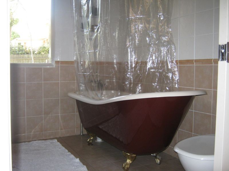 11 Mary Street, Mount Lofty QLD 4350