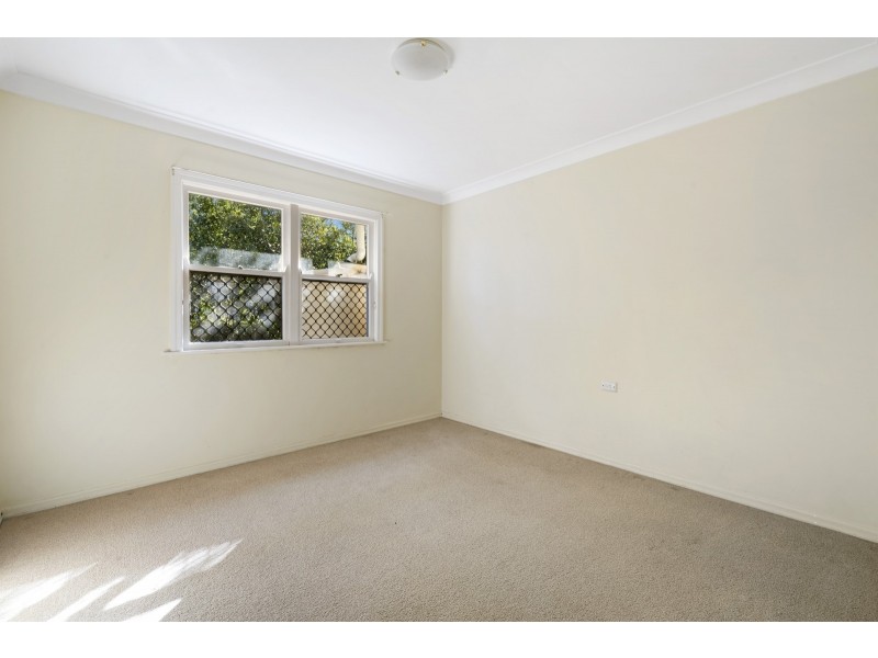 32 Charlotte Street, Newtown QLD 4350