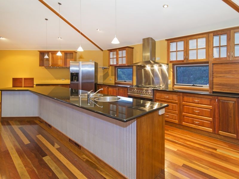 62 Skyline Drive, Blue Mountain Heights QLD 4350