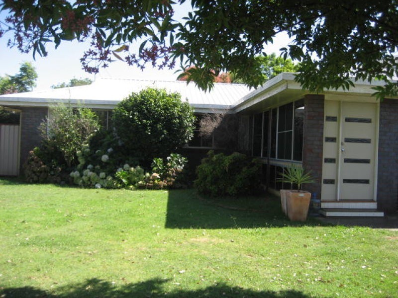 11 Chinchilla Court, Wilsonton QLD 4350