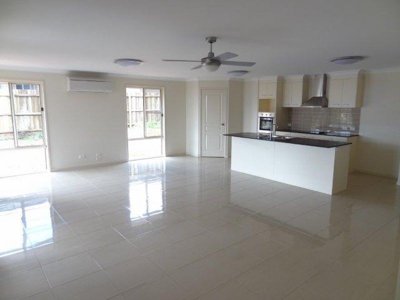 8 Coverack Street, Kleinton QLD 4352