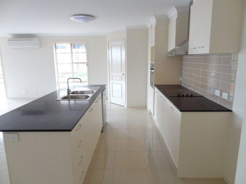 8 Coverack Street, Kleinton QLD 4352