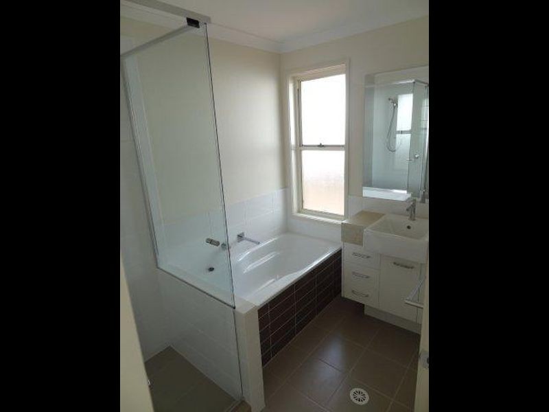 8 Coverack Street, Kleinton QLD 4352