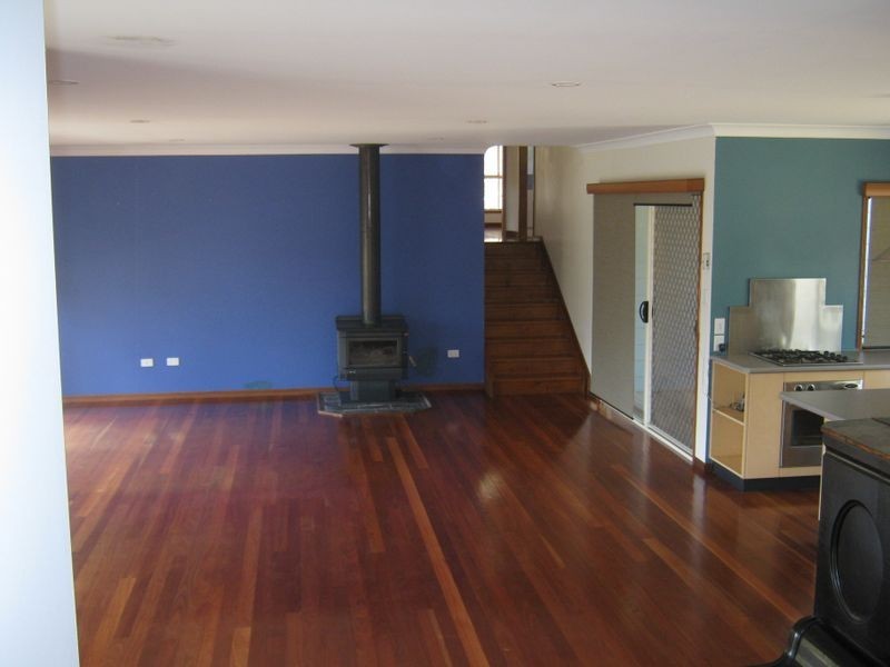 6 Echidna Street, Blue Mountain Heights QLD 4350
