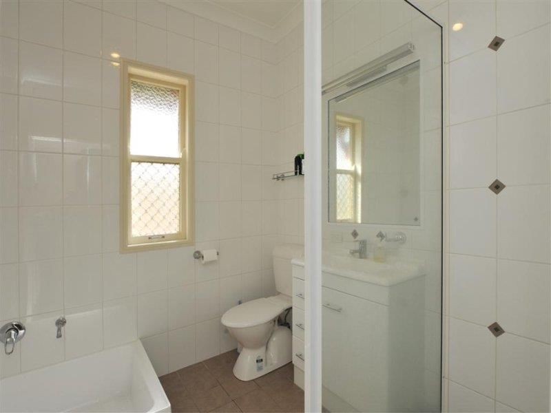 63 Alford Street, Mount Lofty QLD 4350