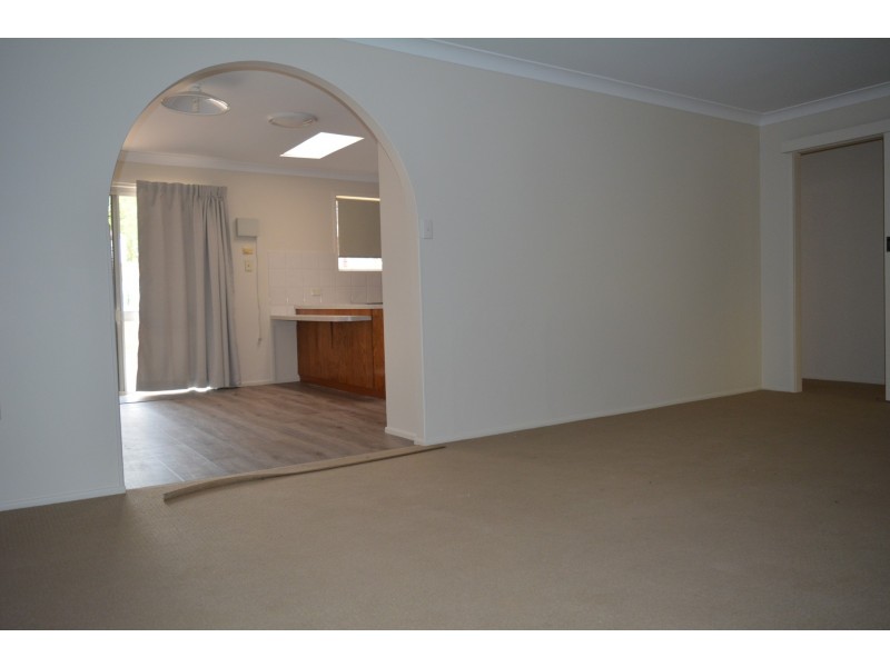 8 Gunn Street, Kearneys Spring QLD 4350