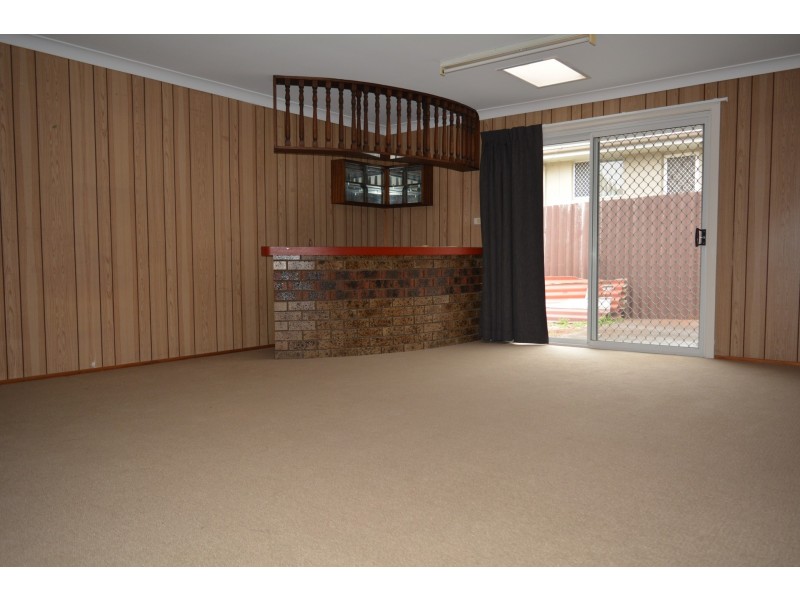 8 Gunn Street, Kearneys Spring QLD 4350