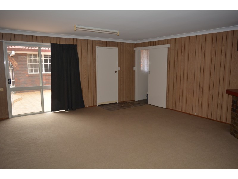 8 Gunn Street, Kearneys Spring QLD 4350