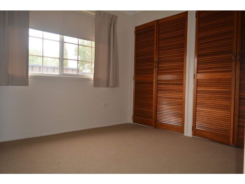 8 Gunn Street, Kearneys Spring QLD 4350