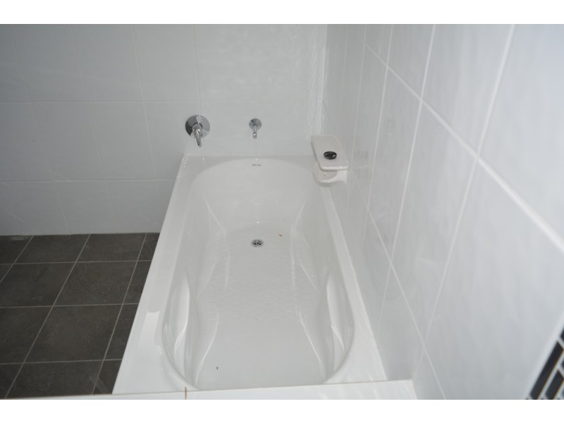 8 Gunn Street, Kearneys Spring QLD 4350