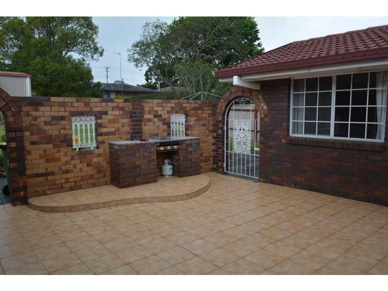 8 Gunn Street, Kearneys Spring QLD 4350