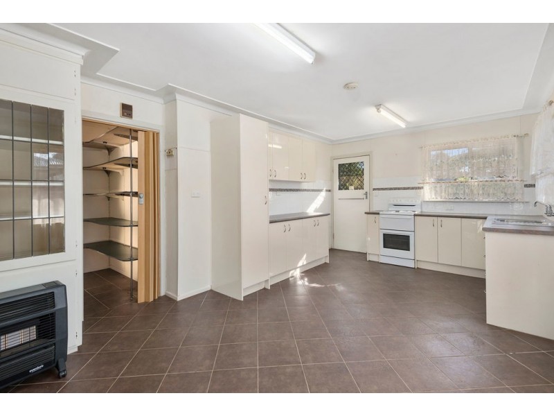 51 Alford Street, Mount Lofty QLD 4350