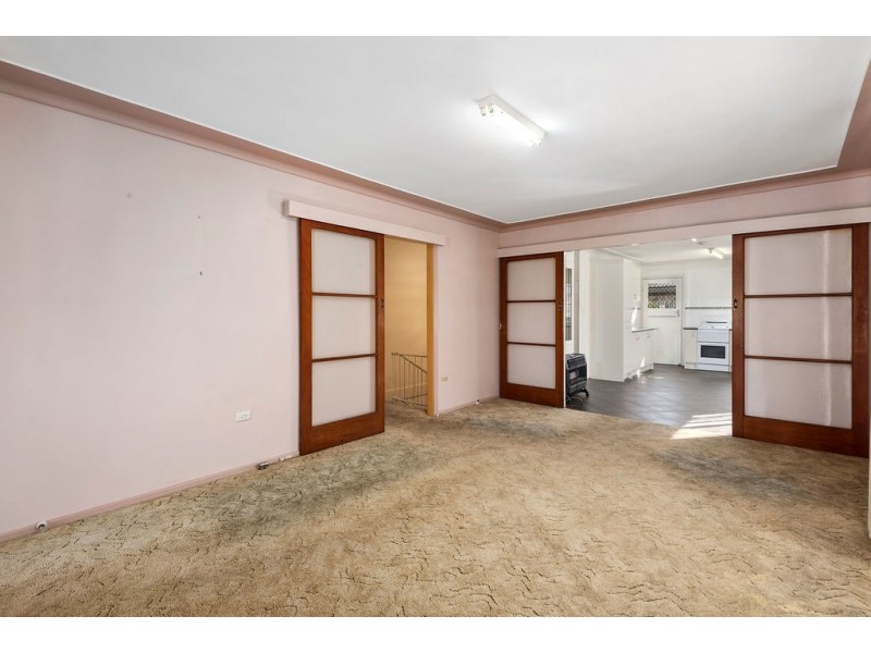 51 Alford Street, Mount Lofty QLD 4350