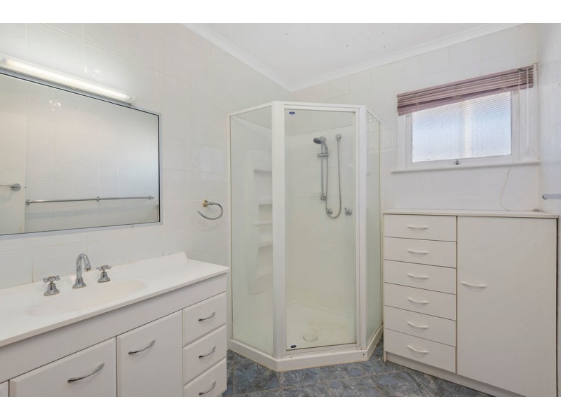 51 Alford Street, Mount Lofty QLD 4350