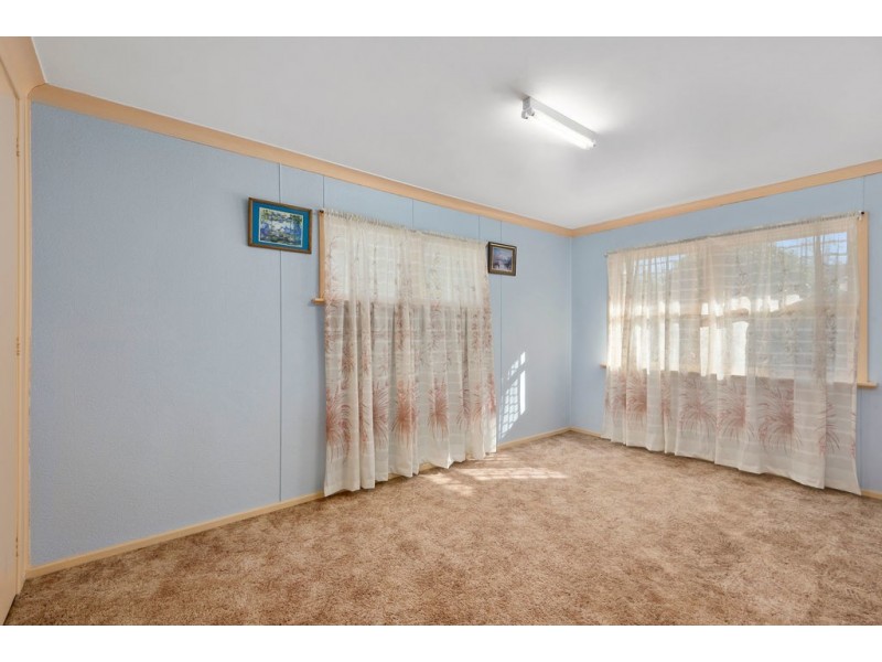 51 Alford Street, Mount Lofty QLD 4350