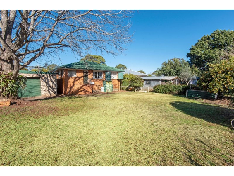51 Alford Street, Mount Lofty QLD 4350