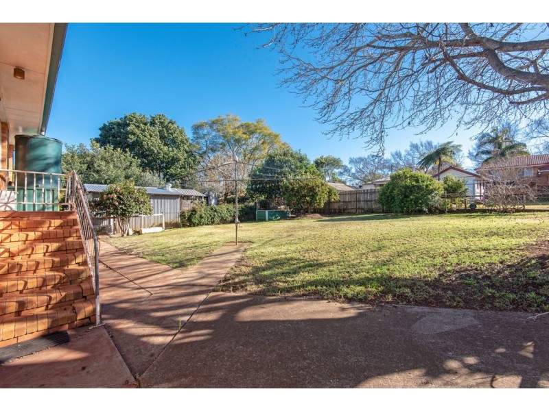 51 Alford Street, Mount Lofty QLD 4350