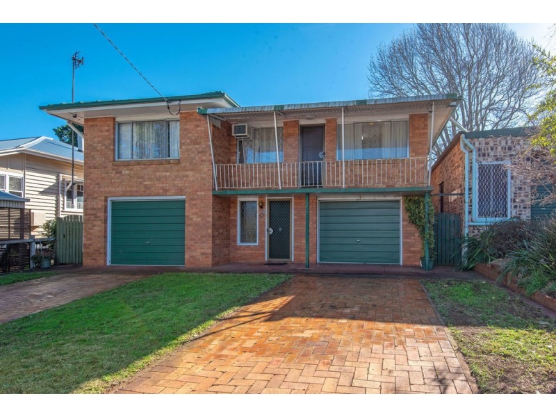 51 Alford Street, Mount Lofty QLD 4350