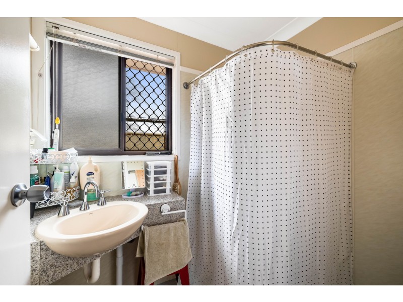 1 & 2/13 Agnes Street, Centenary Heights QLD 4350