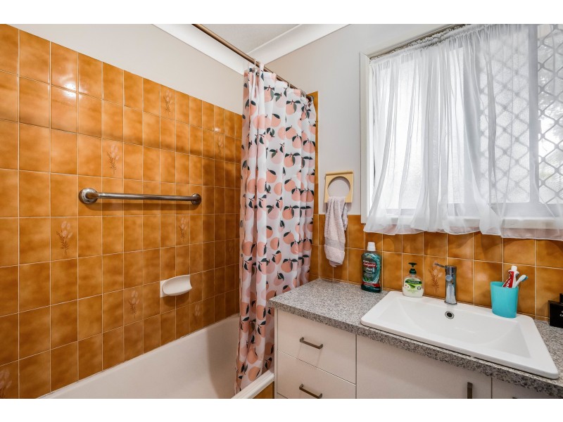 1 & 2/13 Agnes Street, Centenary Heights QLD 4350