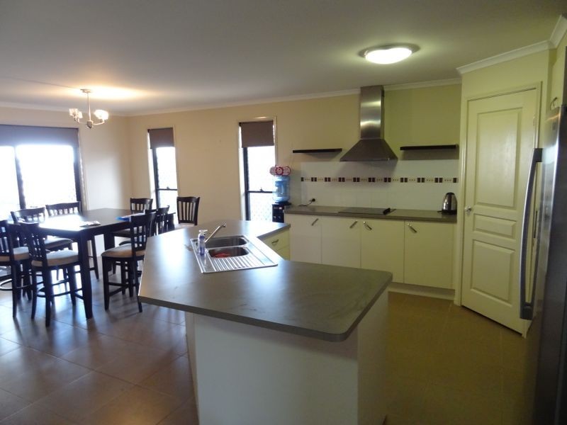 23 Ashford Drive, Wyreema QLD 4352