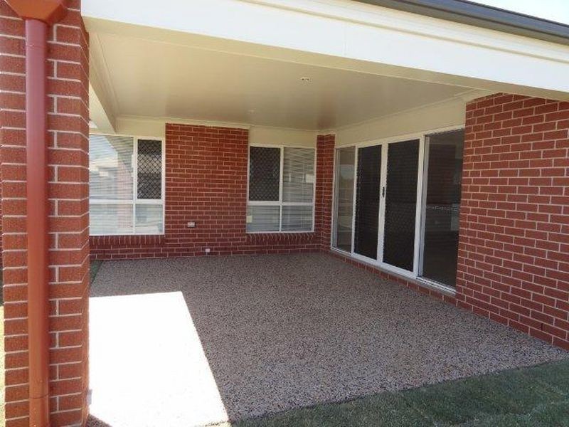 5 Graves Drive, Kearneys Spring QLD 4350