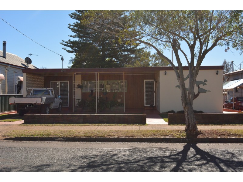 213a Campbell Street, Newtown QLD 4350