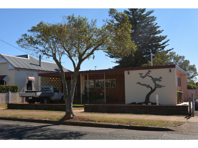 213a Campbell Street, Newtown QLD 4350