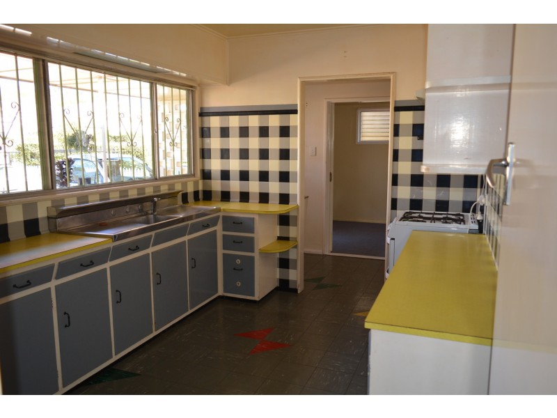 213a Campbell Street, Newtown QLD 4350