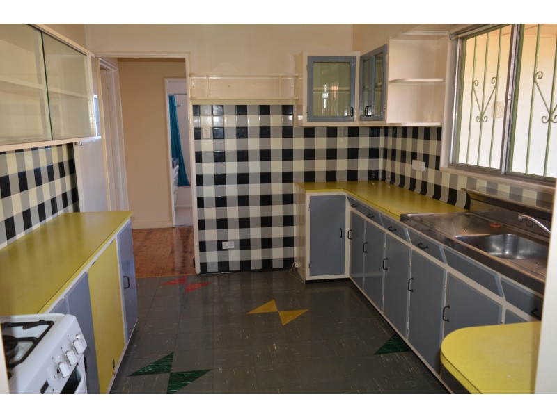 213a Campbell Street, Newtown QLD 4350