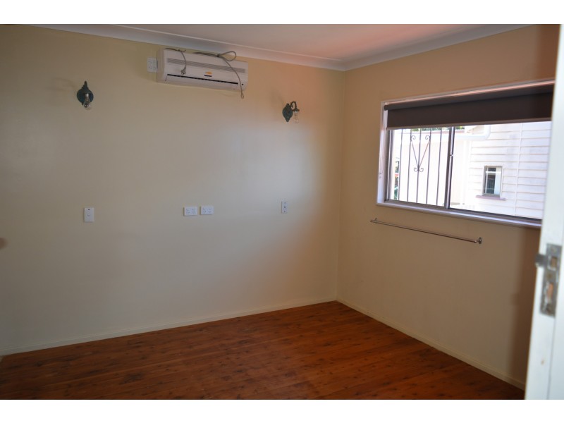 213a Campbell Street, Newtown QLD 4350