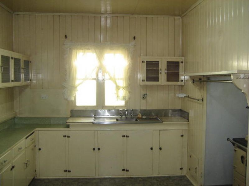 35 Moloney Street, North Toowoomba QLD 4350