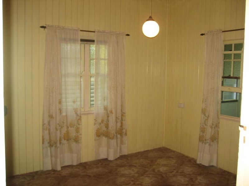 35 Moloney Street, North Toowoomba QLD 4350