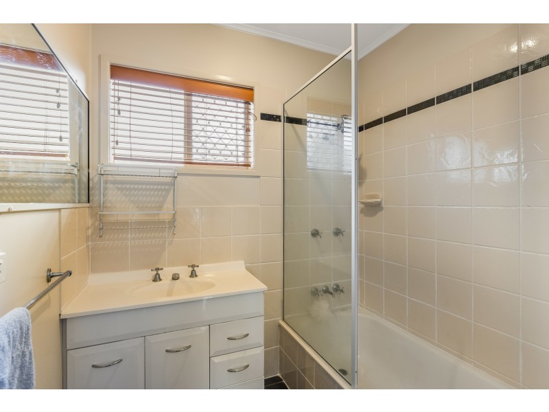 1/429 Stenner Street, Harristown QLD 4350
