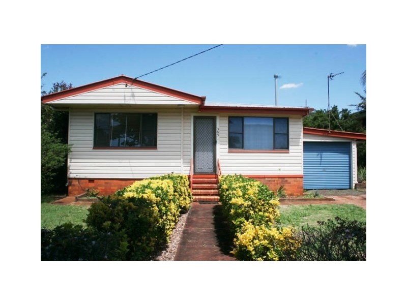 365 West Street, Harristown QLD 4350