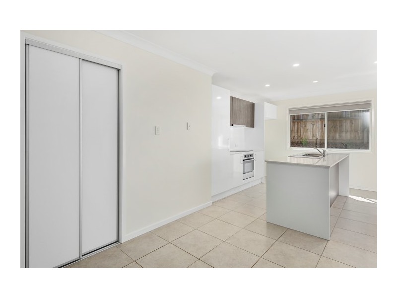 2/10 Rosenstengel Street, Darling Heights QLD 4350